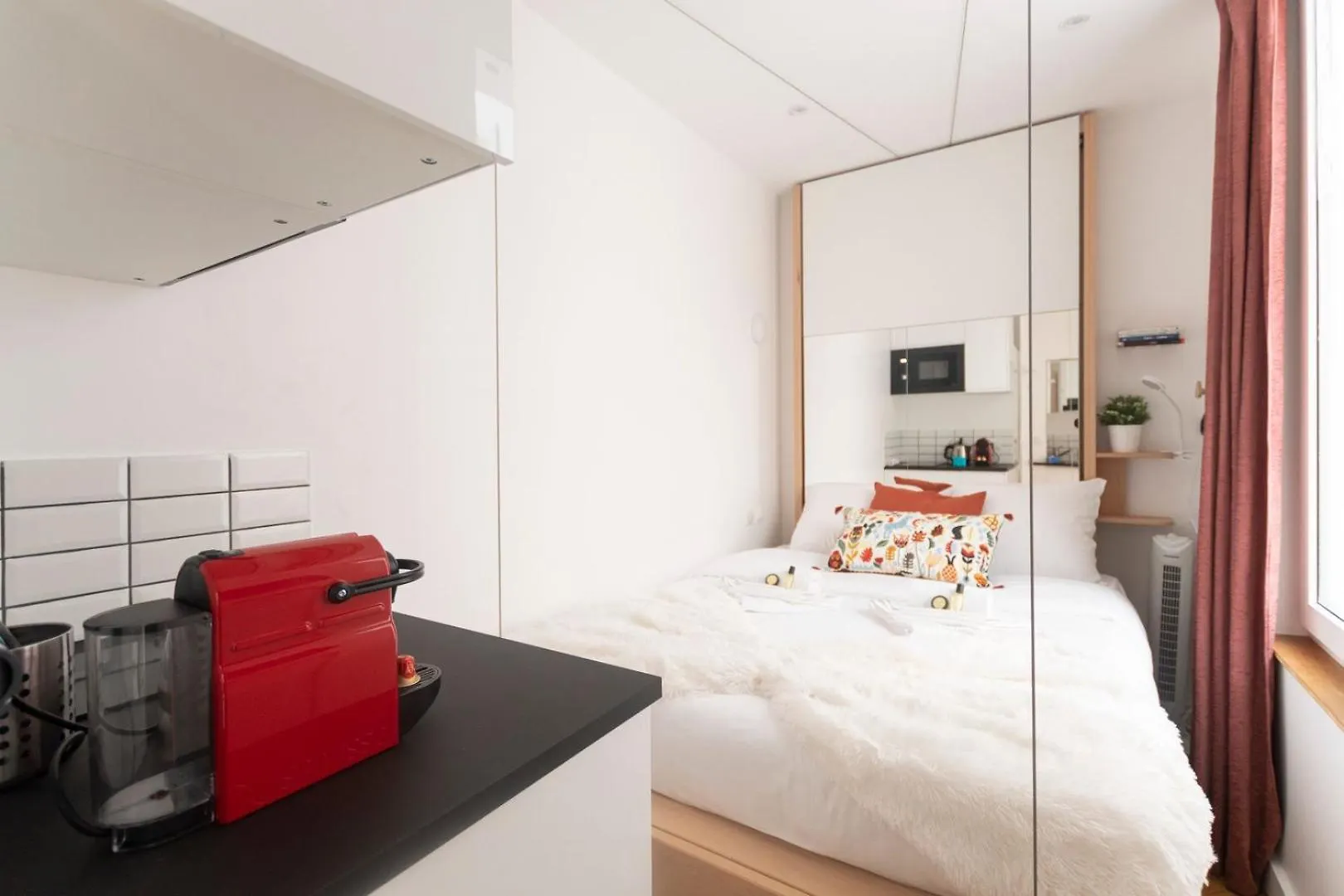 Super Mini - 2 Pax, Bed * Parigi
