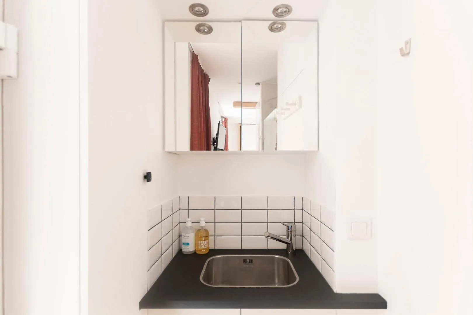 Super Mini - 2 Pax, Bed Parigi