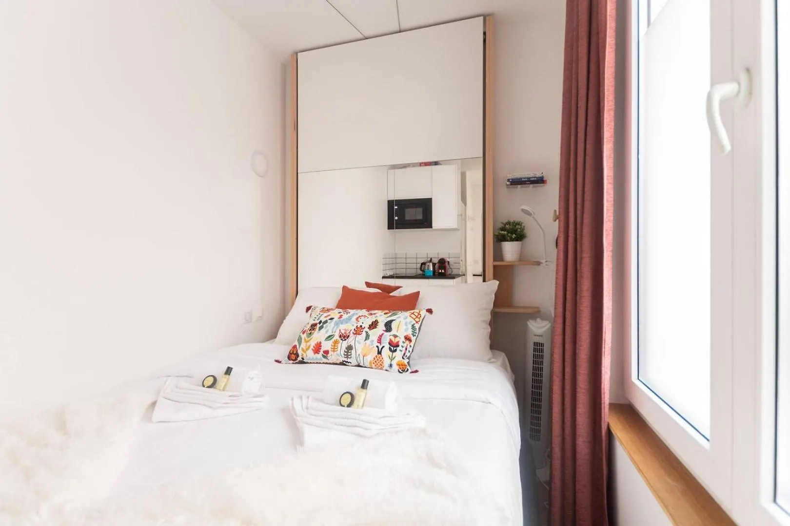 Super Mini - 2 Pax, Bed * Parigi